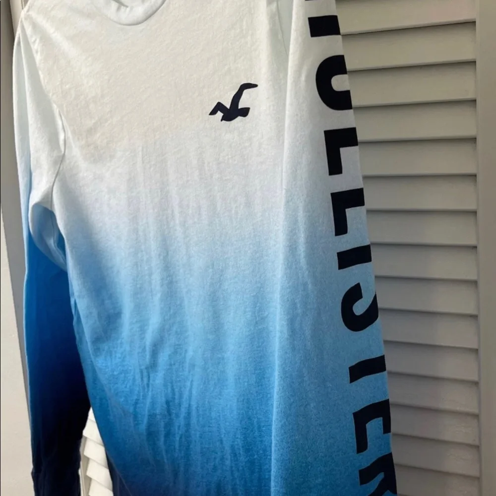Hollister Long Sleeved Shirt (XS) (Like New) - Picture 5 of 6